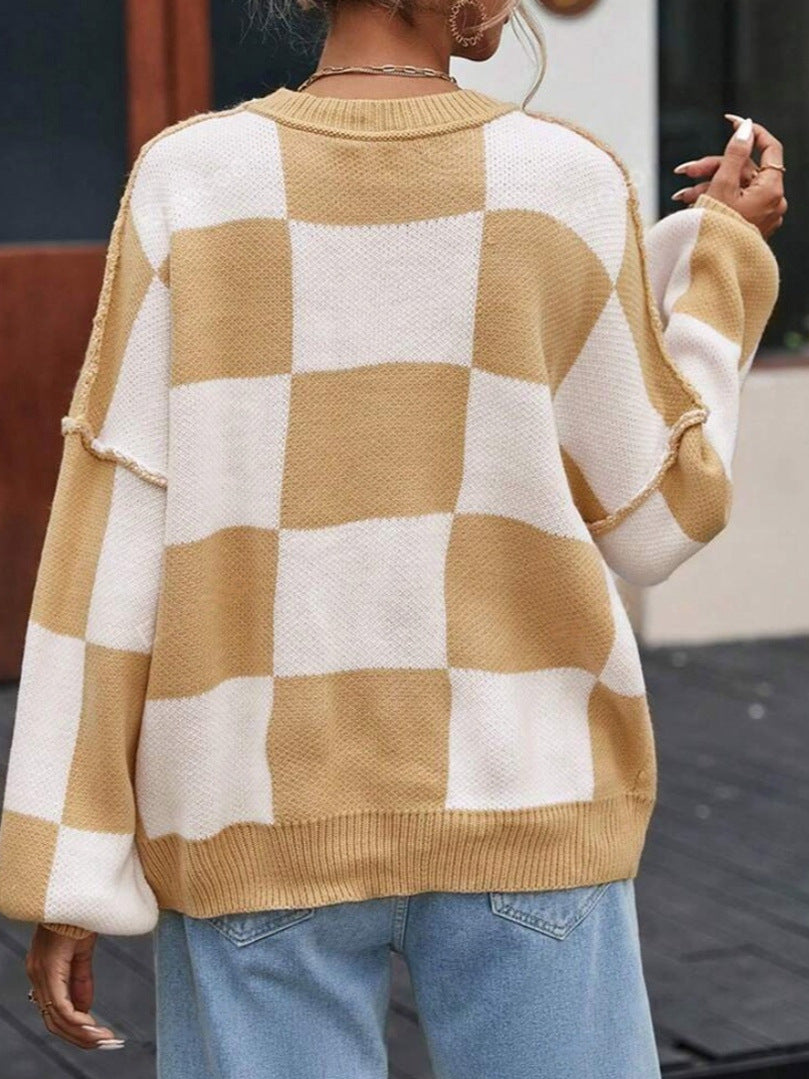 Grid pattern round-neck loose sweater