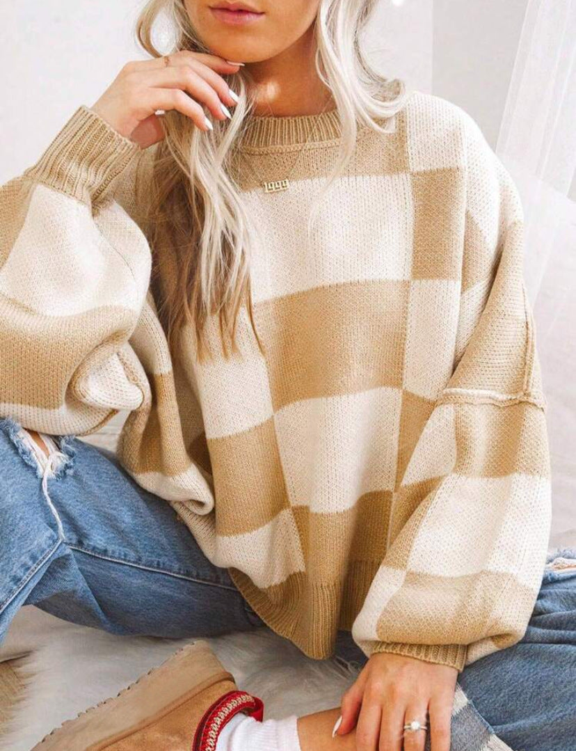 Grid pattern round-neck loose sweater