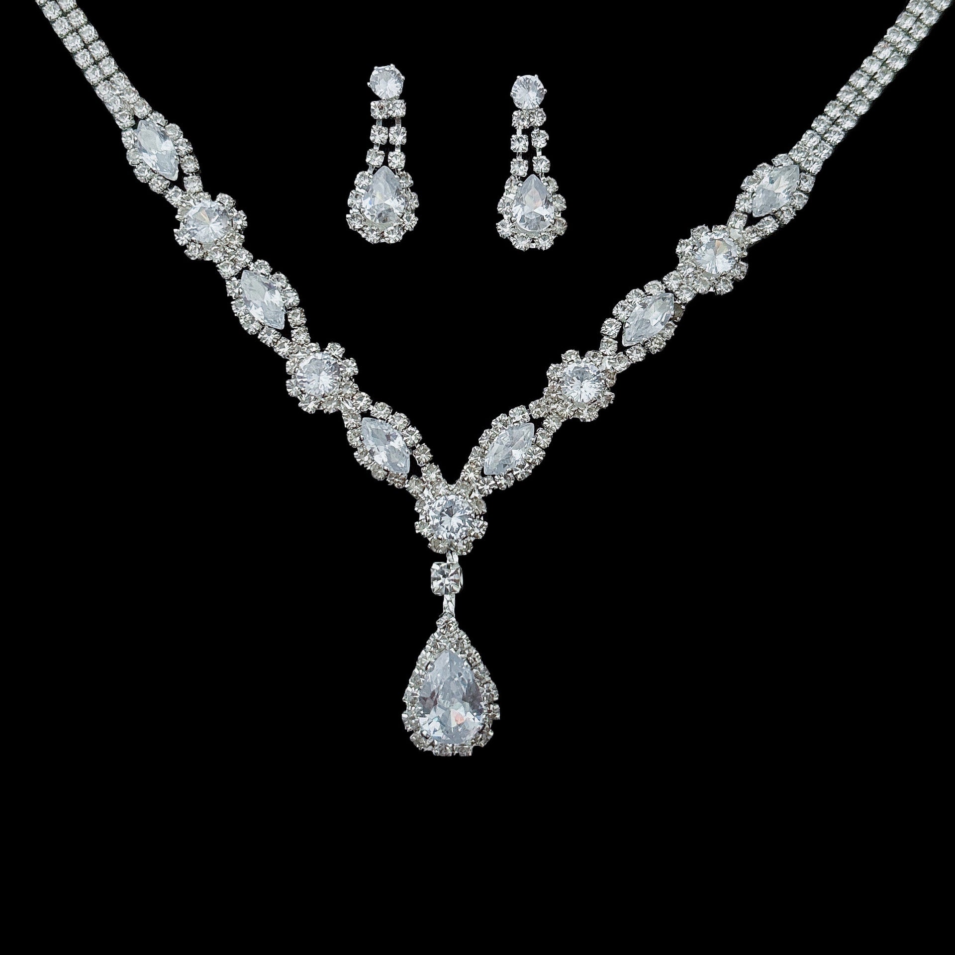 Elegant zircon necklace & earrings