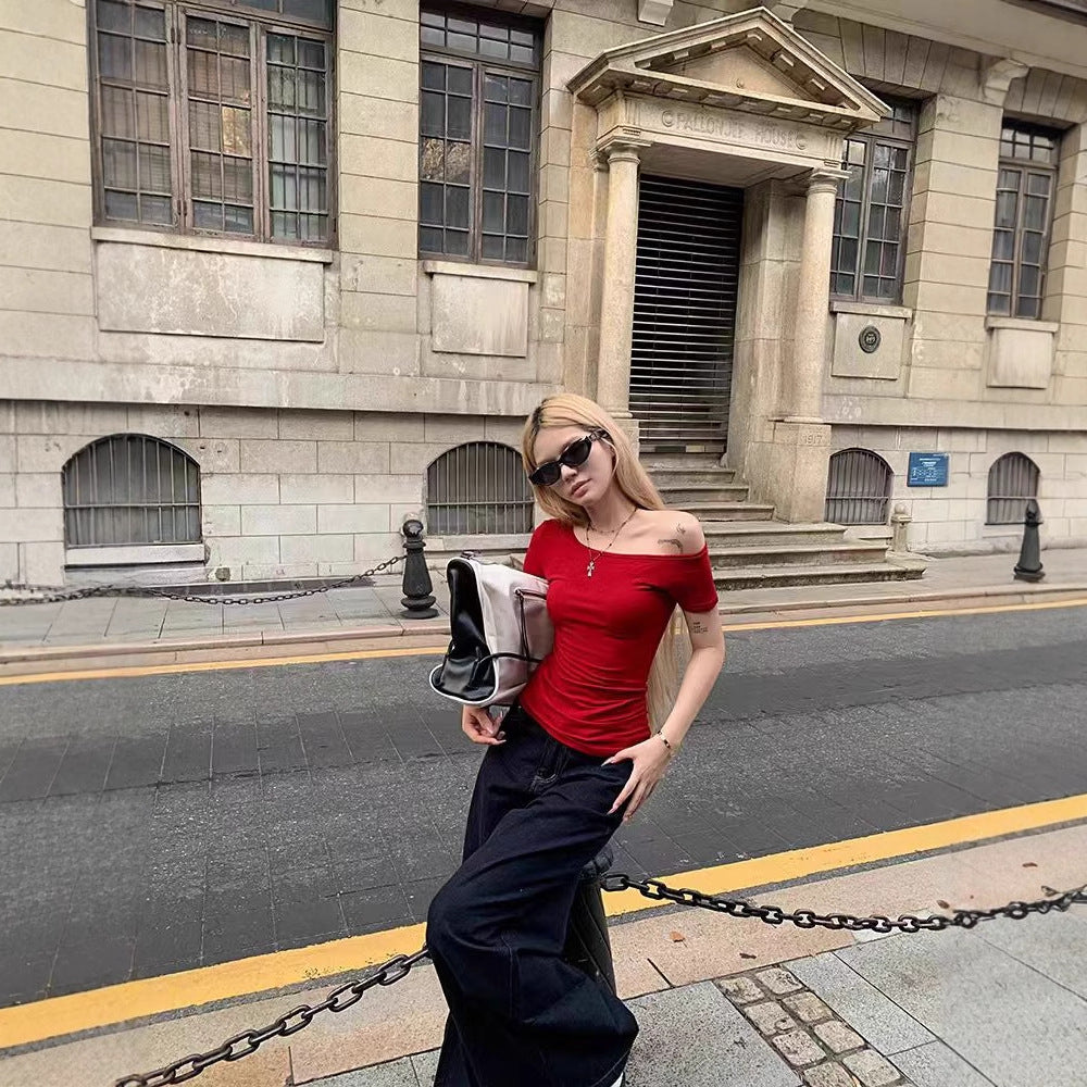 Off-the-shoulder short-sleeved T-shirt for women with sloping shoulders