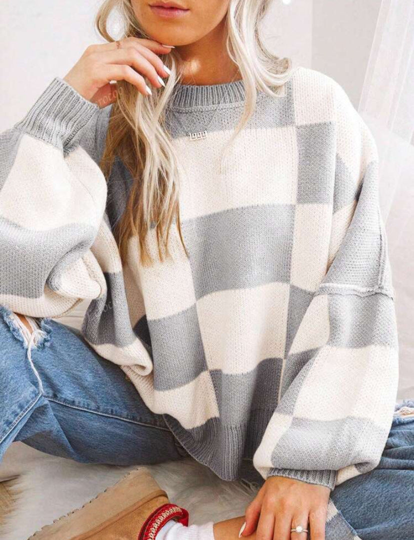 Grid pattern round-neck loose sweater