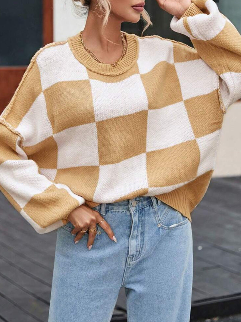 Grid pattern round-neck loose sweater