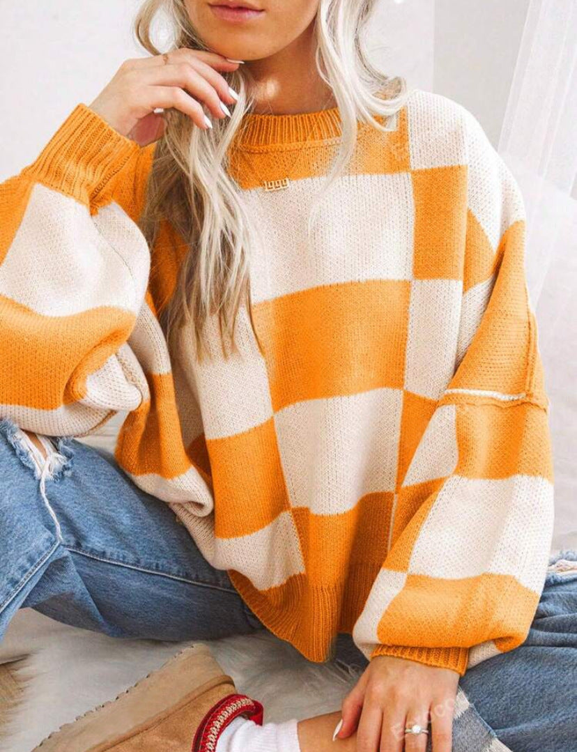 Grid pattern round-neck loose sweater