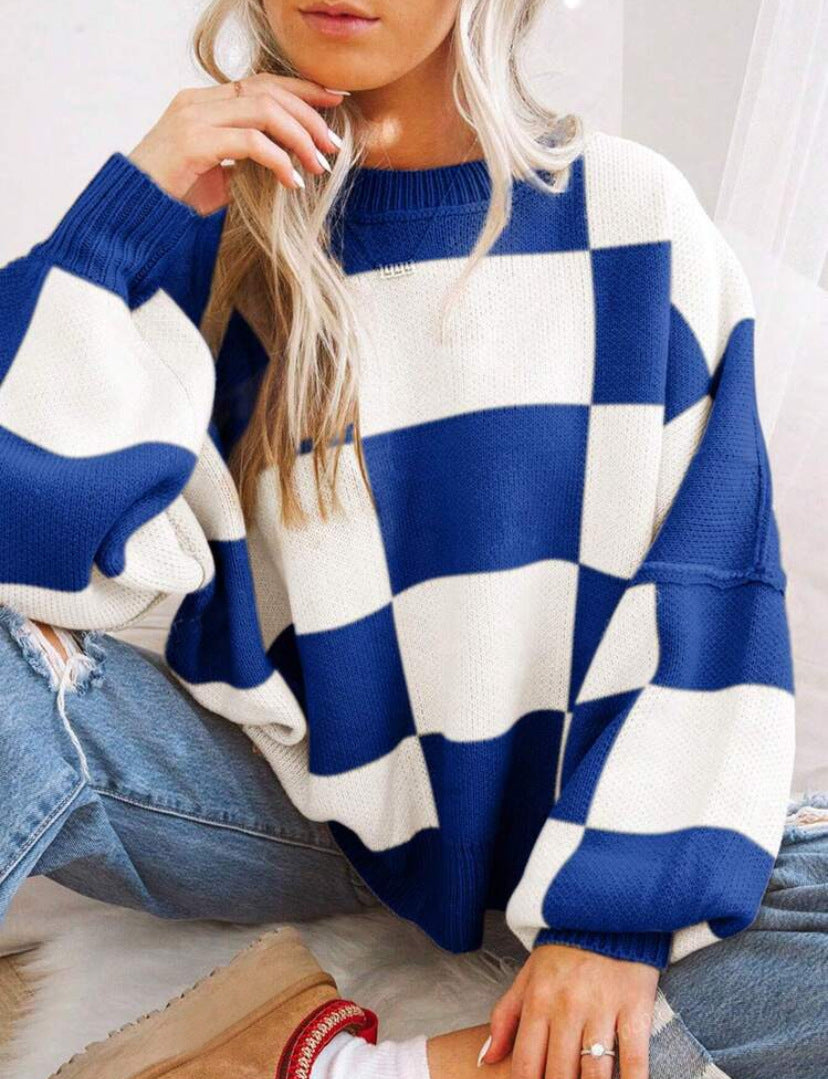 Grid pattern round-neck loose sweater