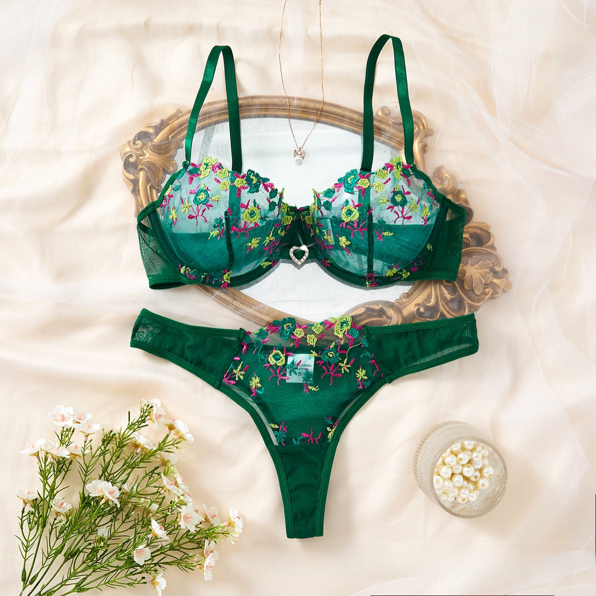 Floral interest lingerie set